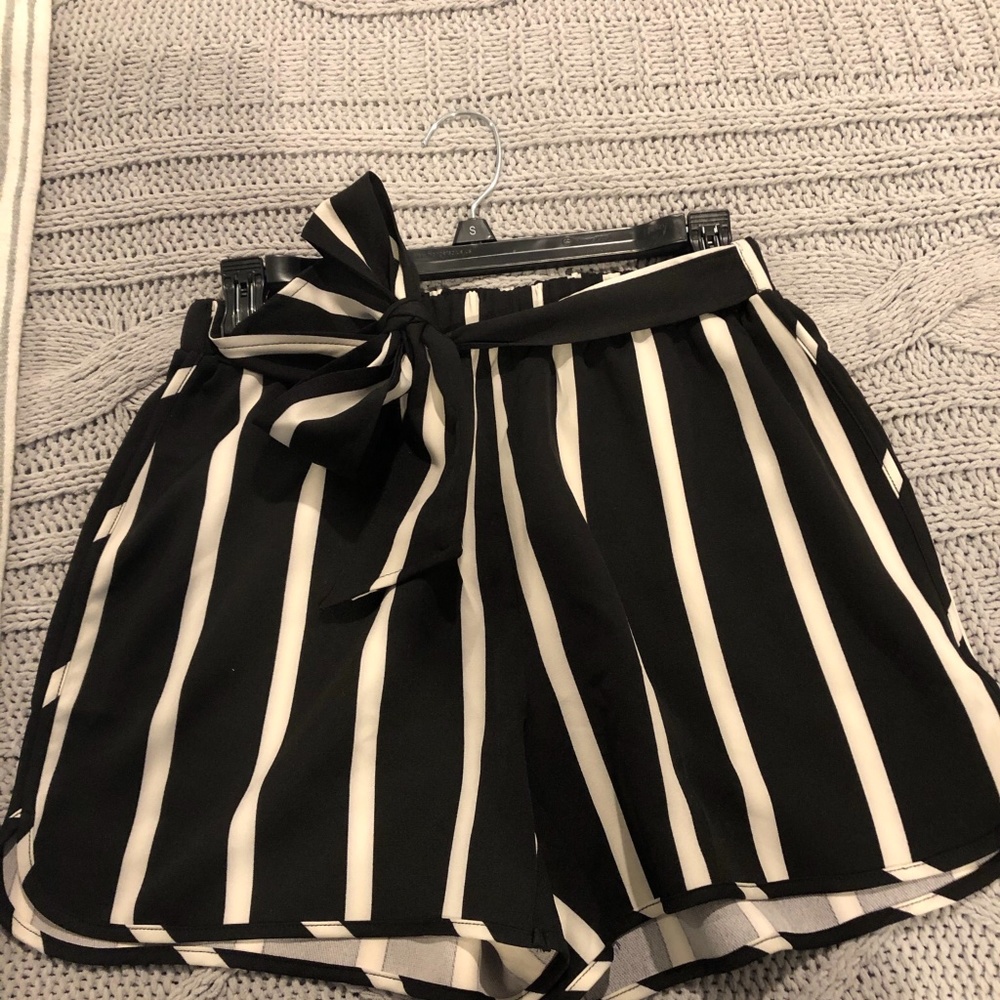 Venus pull on shorts